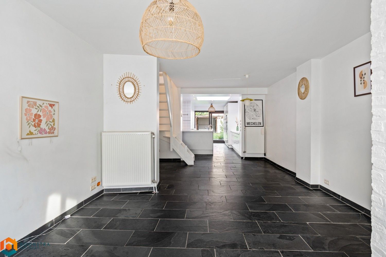 Gerenoveerde gezinswoning met 3 slpkrs en tuin in Mechelen foto 2