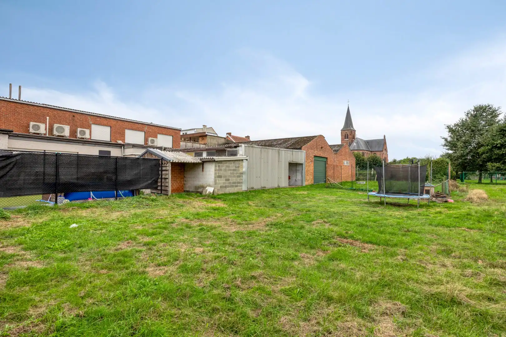 Ruim gelijkvloers appartement met 3 SLPKS, tuin en twee overdekte staanplaatsen !  foto 23