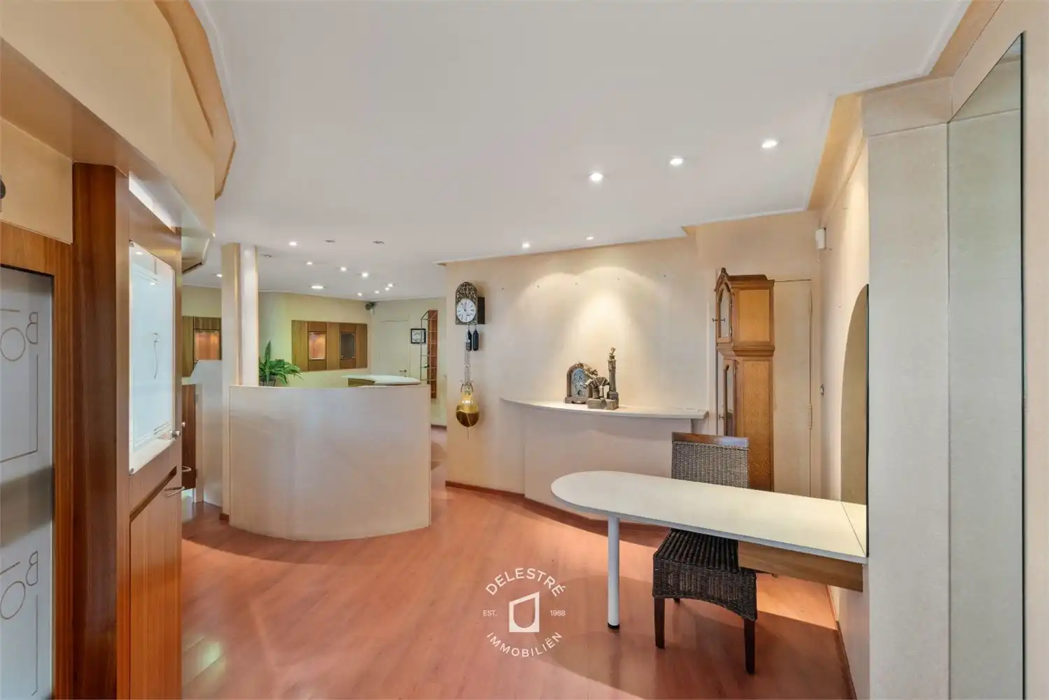 SOLIDE PERFECT ONDERHOUDEN (HANDELS)WONING MET GARAGE BRUSSELBAAN foto 8