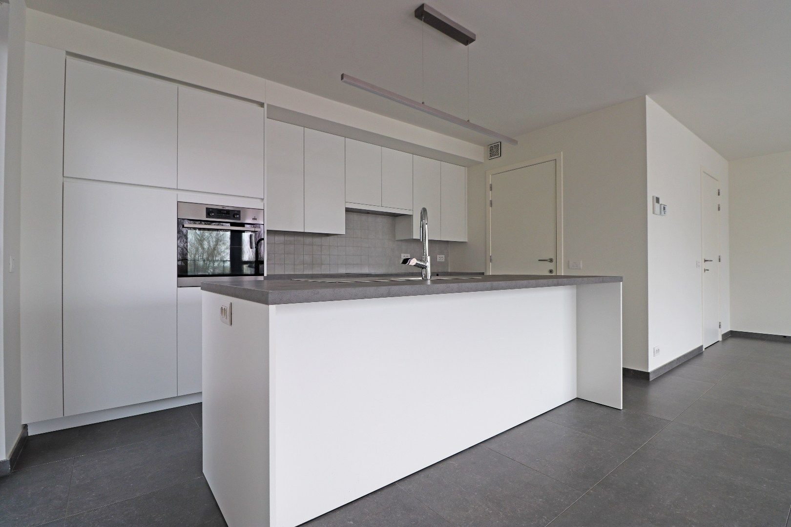 Prachtig appartement met zeer ruim zonneterras. foto 3