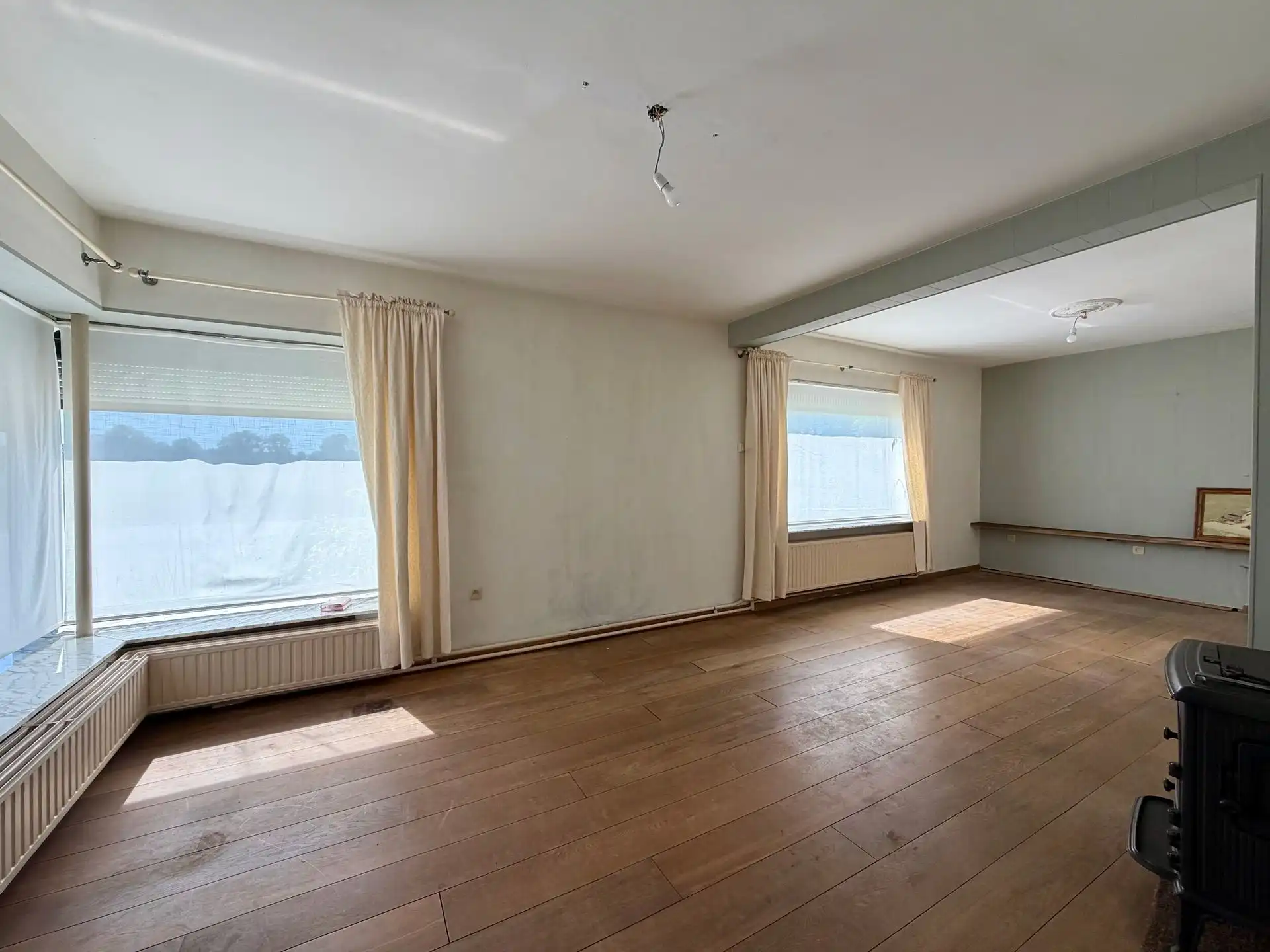 Vrijstaande woning op 25 are met uitzonderlijk renovatiepotentieel in het groen. foto 12