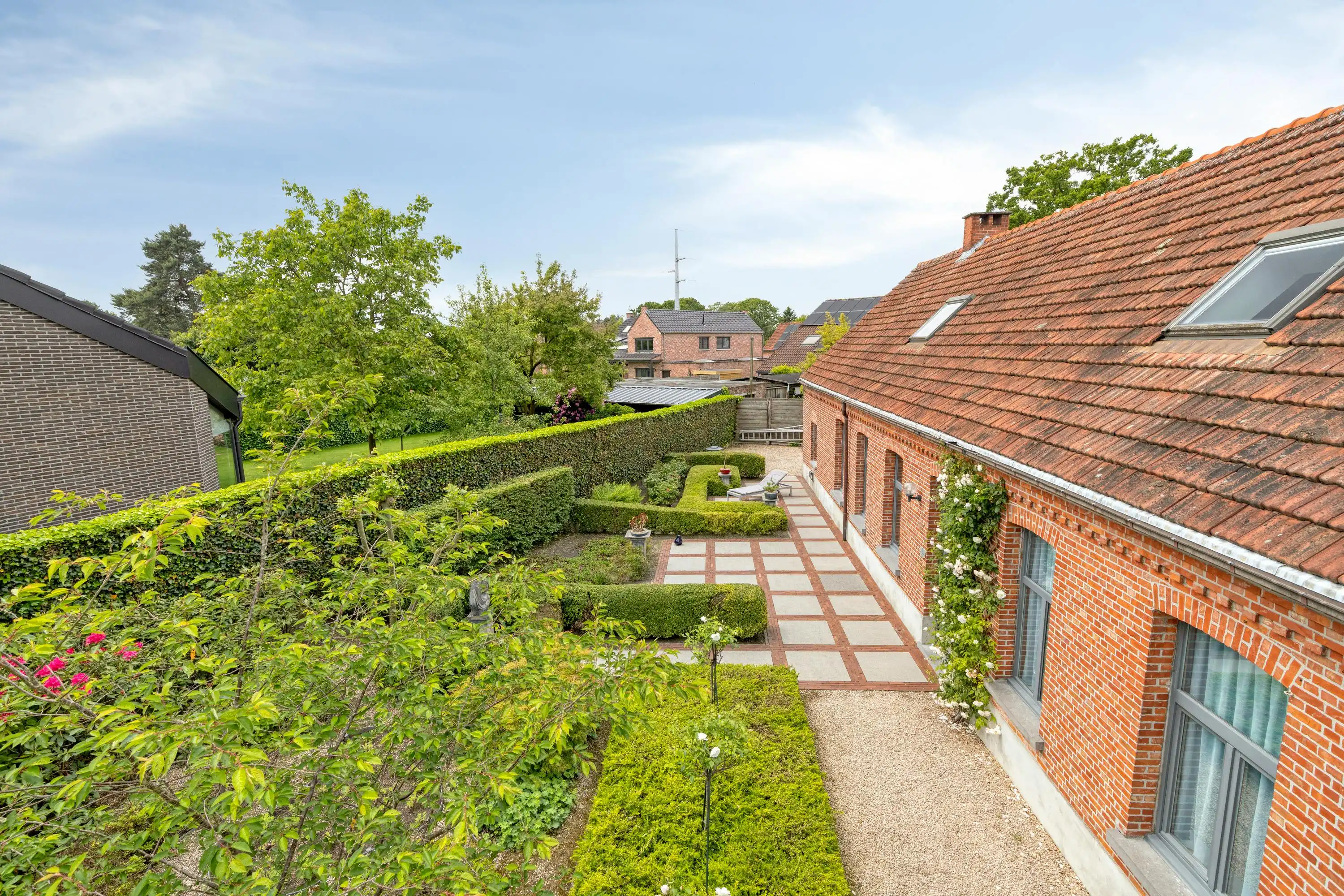Charmant gerenoveerde hoeve met polyvalente praktijkruimte! foto 5