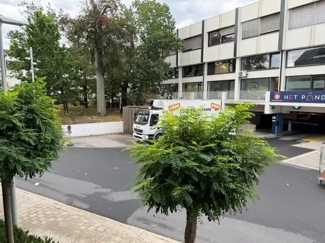 Ruim en toegankelijk 2-slaapkamerappartement met terras in Waregem foto 8