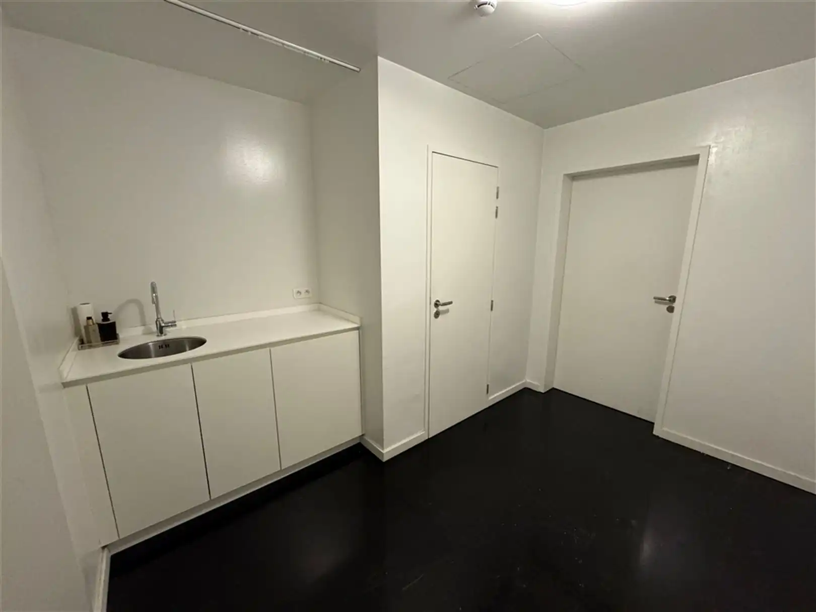 Kantoren gelegen in het prachtige pakhuis Valkeniers foto 27