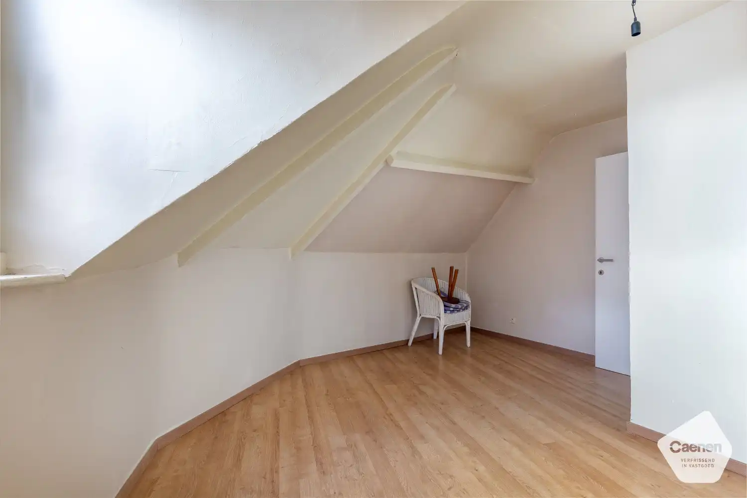 Te renoveren 2 slaapkamer appartement op een rustige locatie foto 14