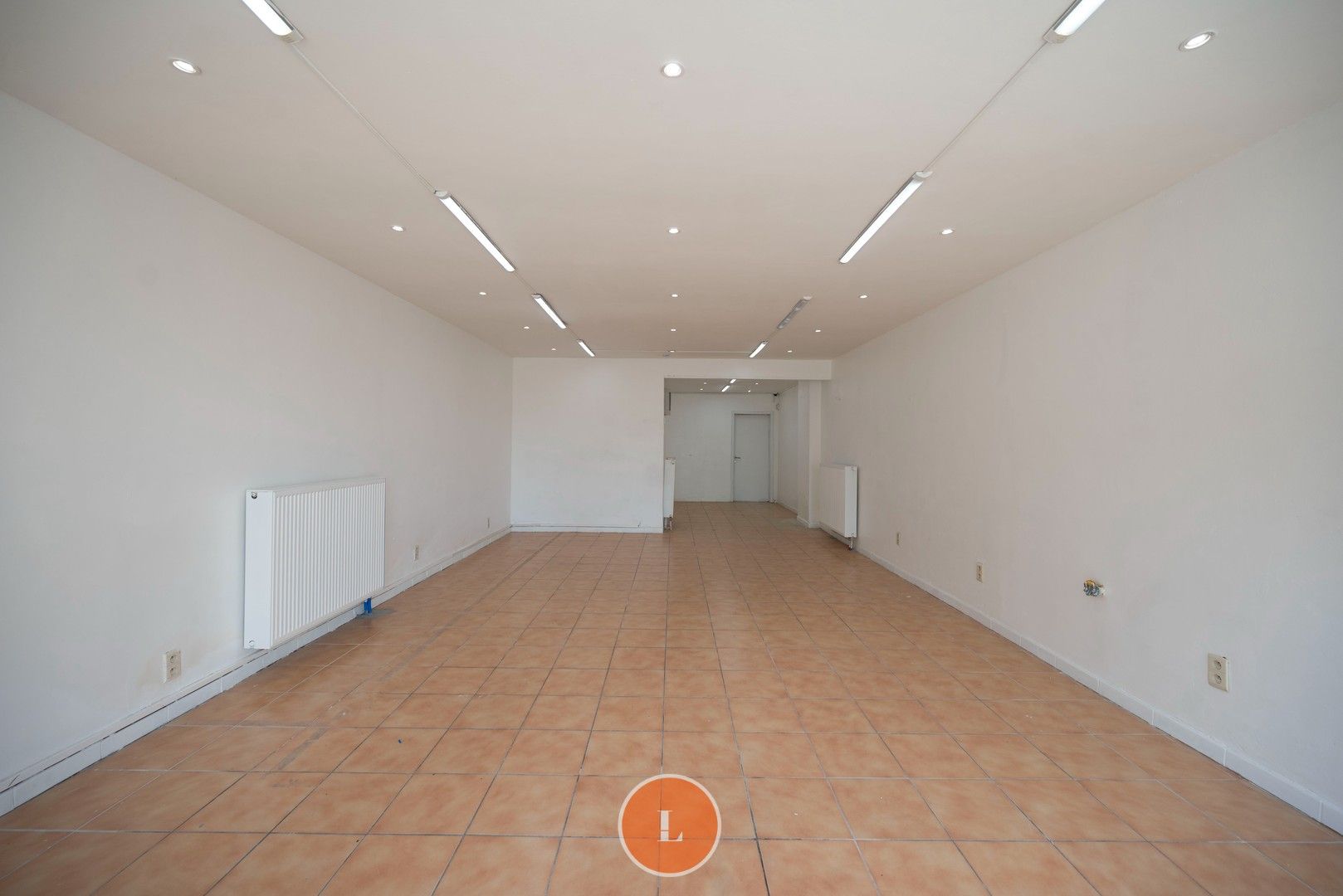 Handelpand te koop in centrum Menen foto 3