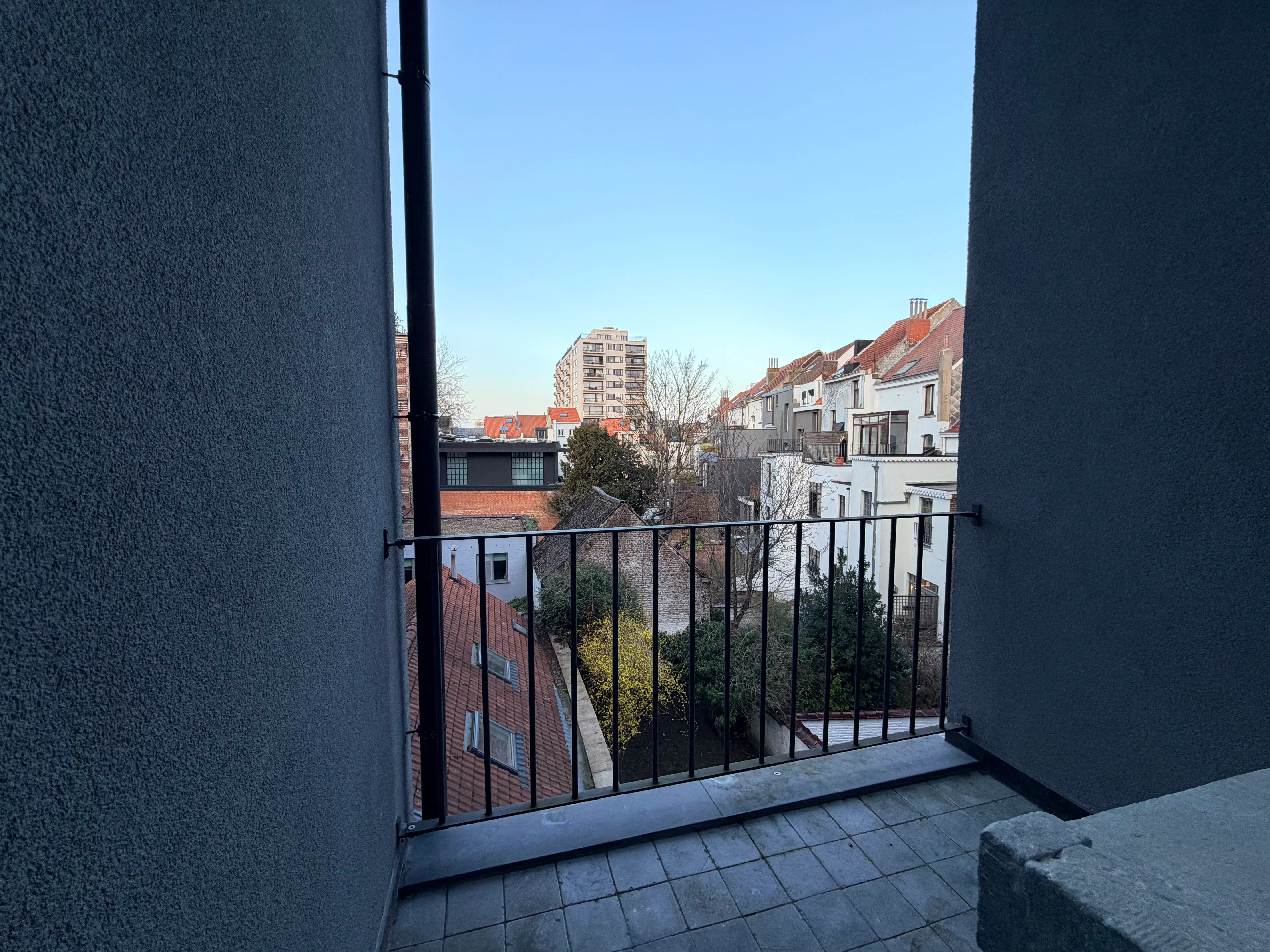 --- NOUVEAU --- Charmant appartement meublé avec deux balcons au cœur du quartier du Châtelain foto 8