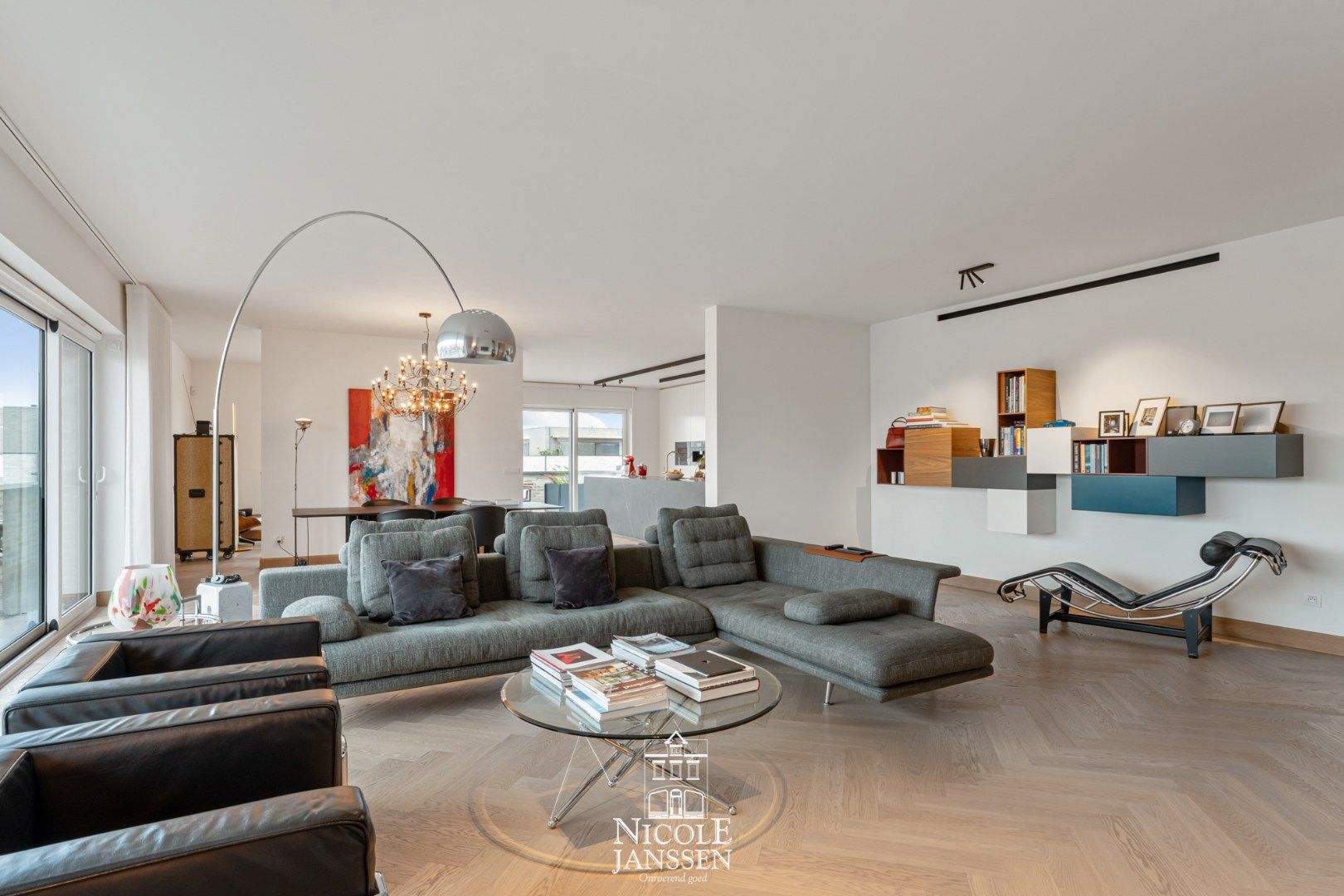 Exclusief penthouse met drie terrassen en vier garageboxen in de prachtige Residentie ILEX foto 8