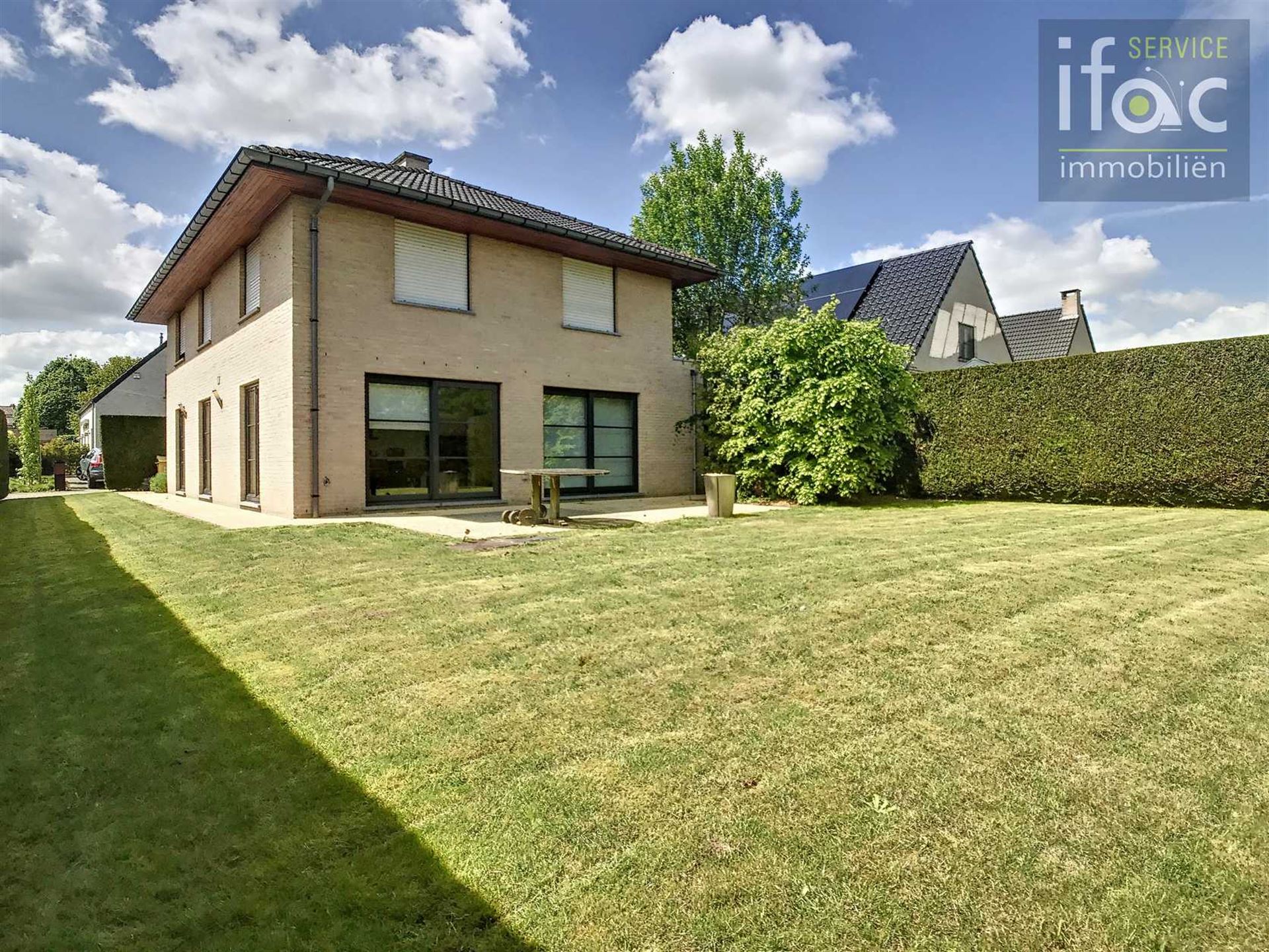 Geweldig gelegen Villa met 5 slaapkamers foto 2