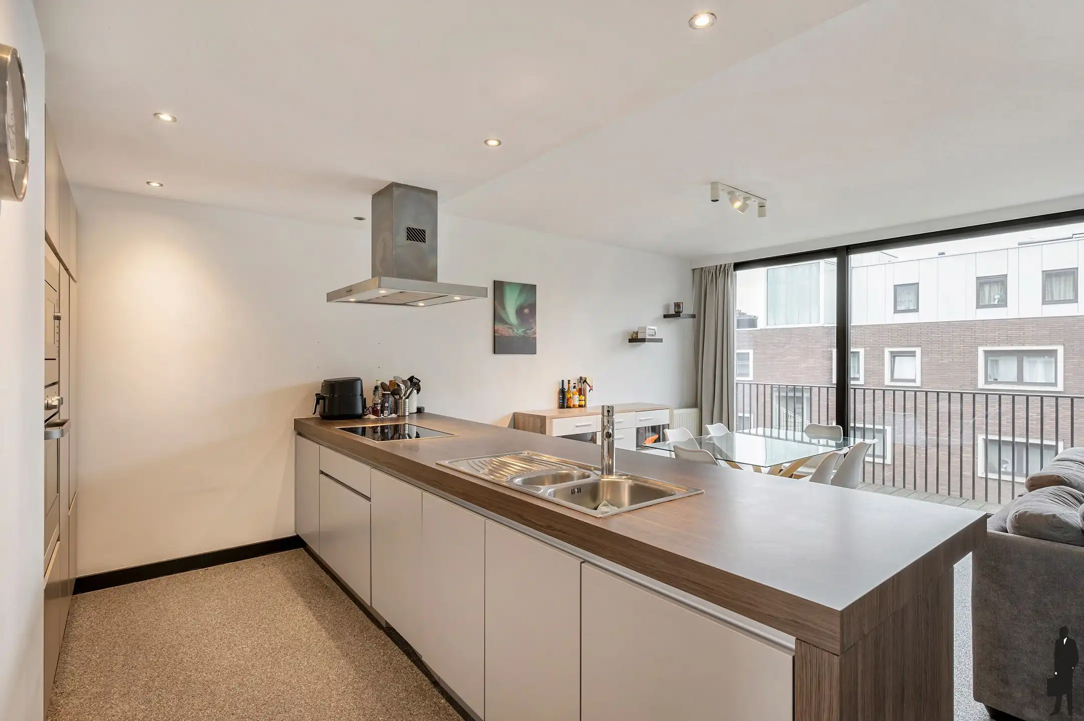 Ruim appartement met twee slaapkamers, terras en twee parkeerplaatsen in Residentie Viaduct-Dam foto 5
