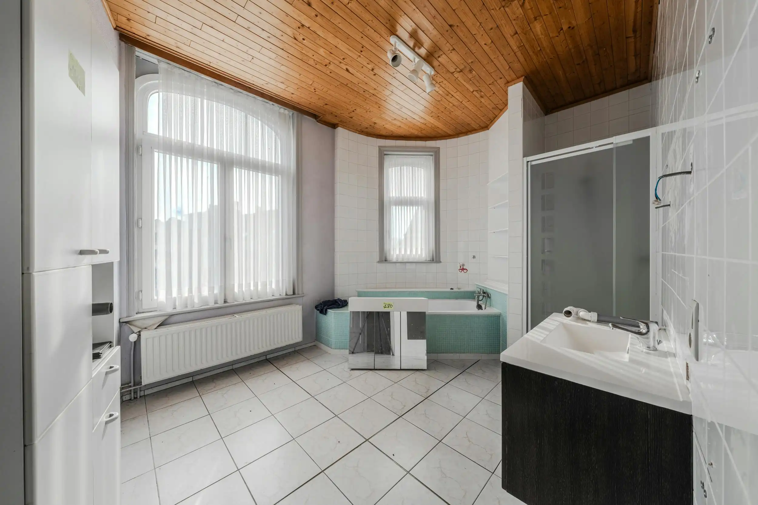 Goed gelegen handelspand met veel potentieel in Lombardsijde foto 23