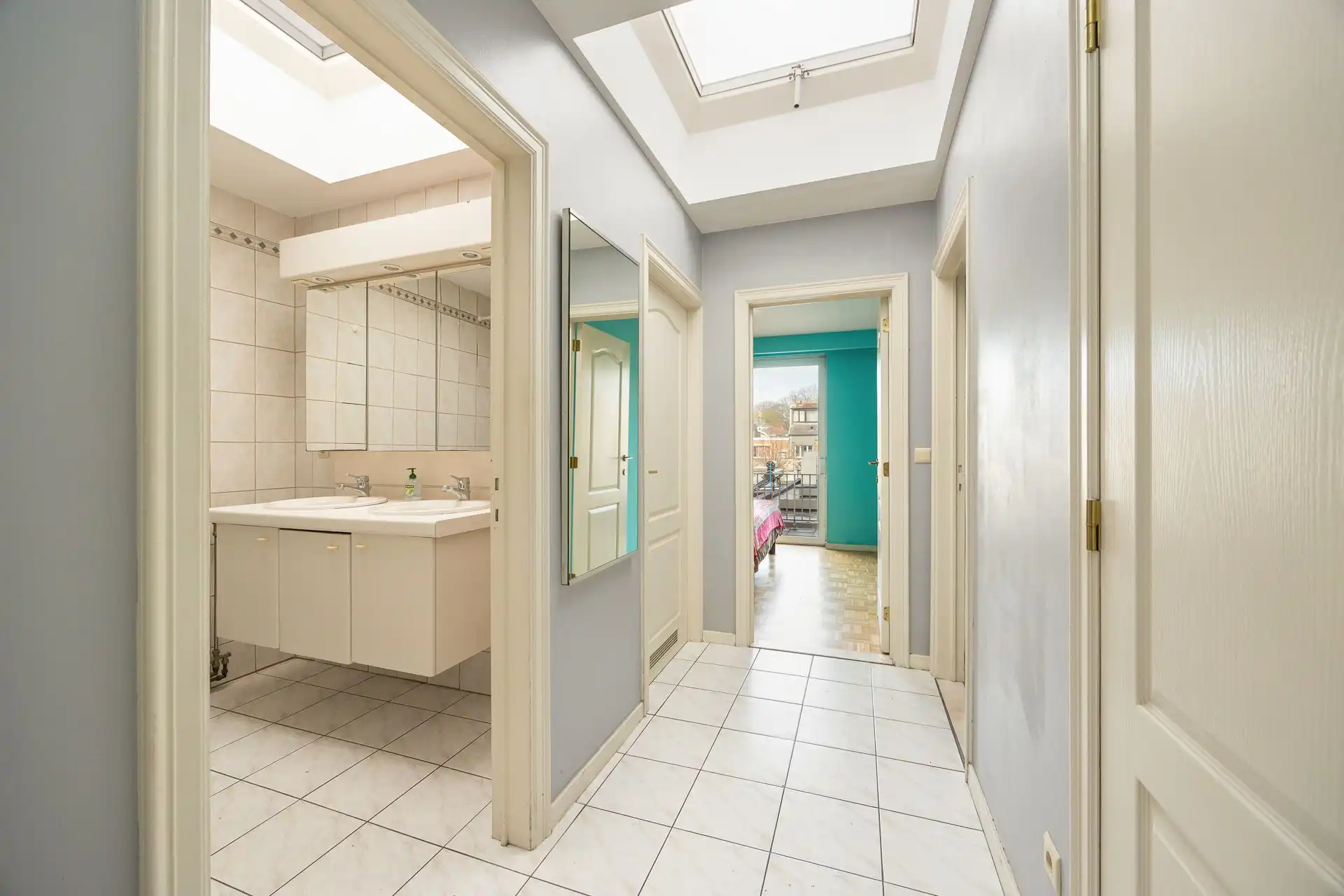 Twee slaapkamer appartement op gunstige locatie + garagebox foto 6