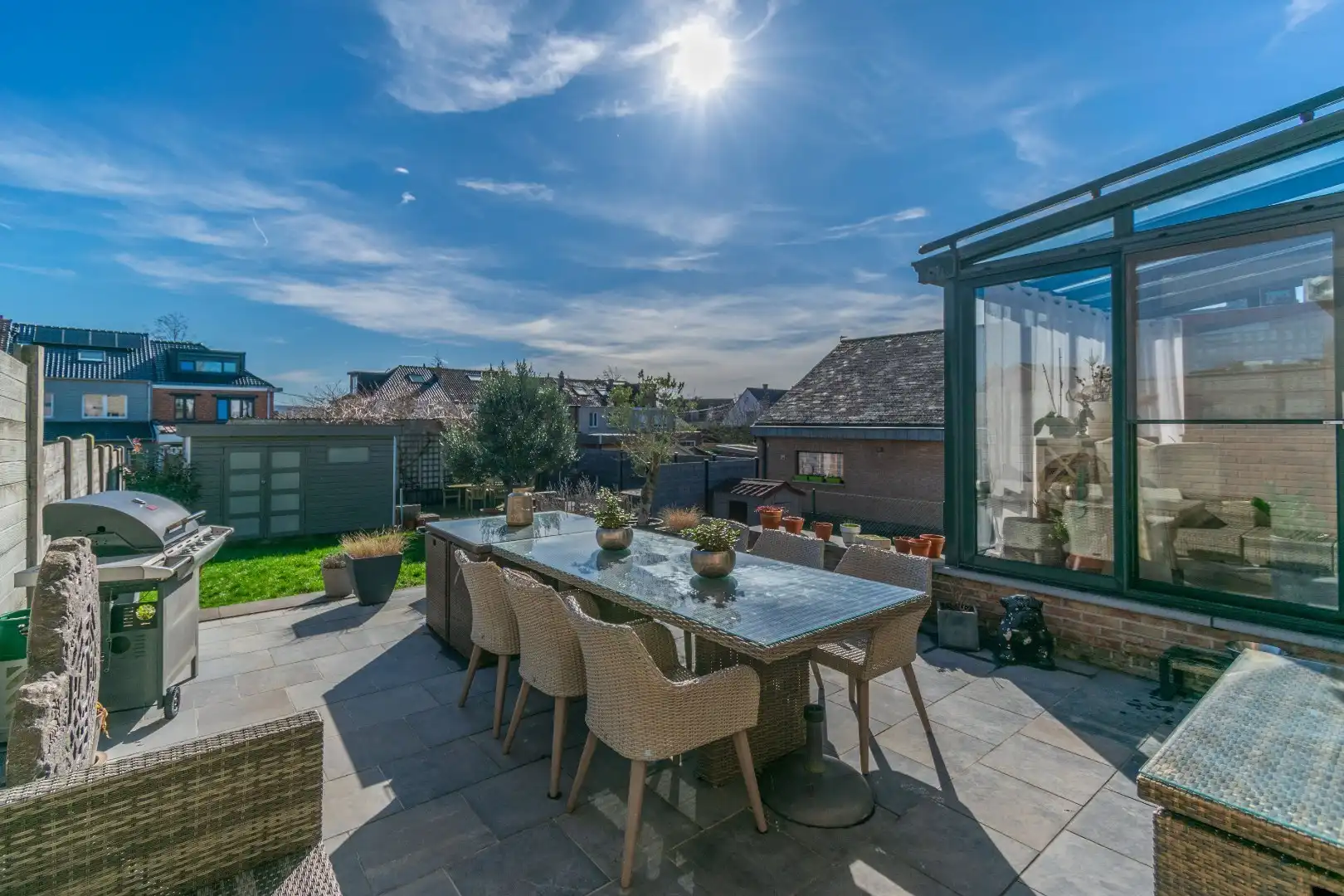 PERFECTE WONING MET 3SLP, TUIN & GARAGE! foto {{pictureIndex}}