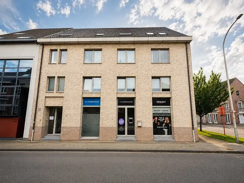 TE HUUR: (Beveren-Waas) veelzijdig pand foto {{pictureIndex}}