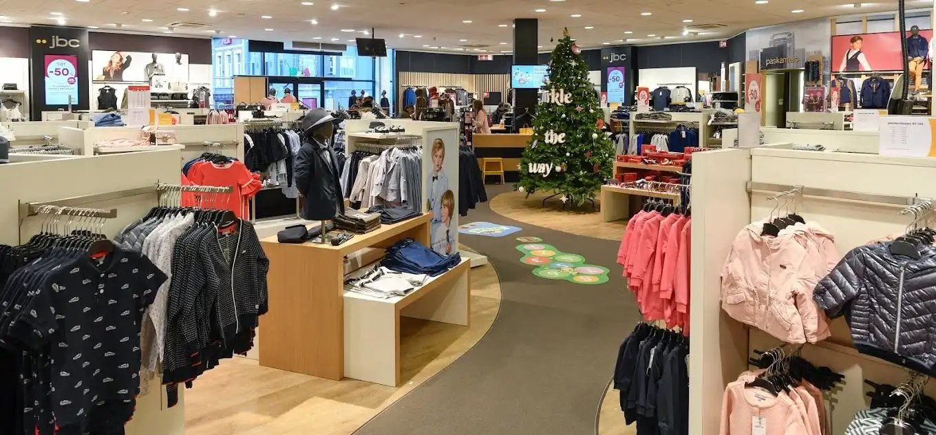 MODERN COMMERCIEEL GEBOUW NABIJ ACTION & KRËFEL foto 4