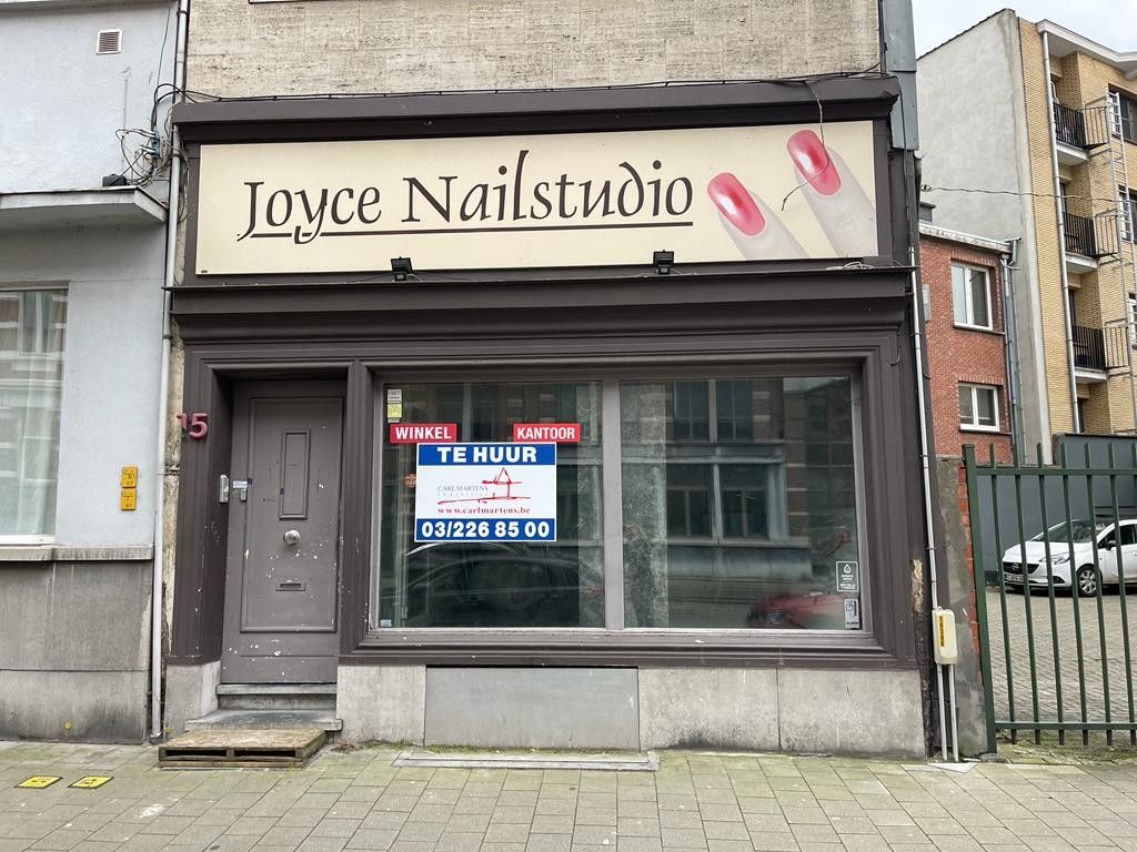 COMMERCIEEL GELIJKVLOERS foto {{pictureIndex}}