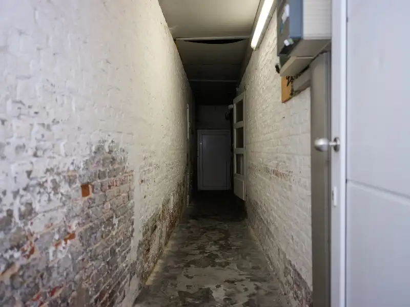 Woning vlak bij het station met tuin en achteruitgang foto 12