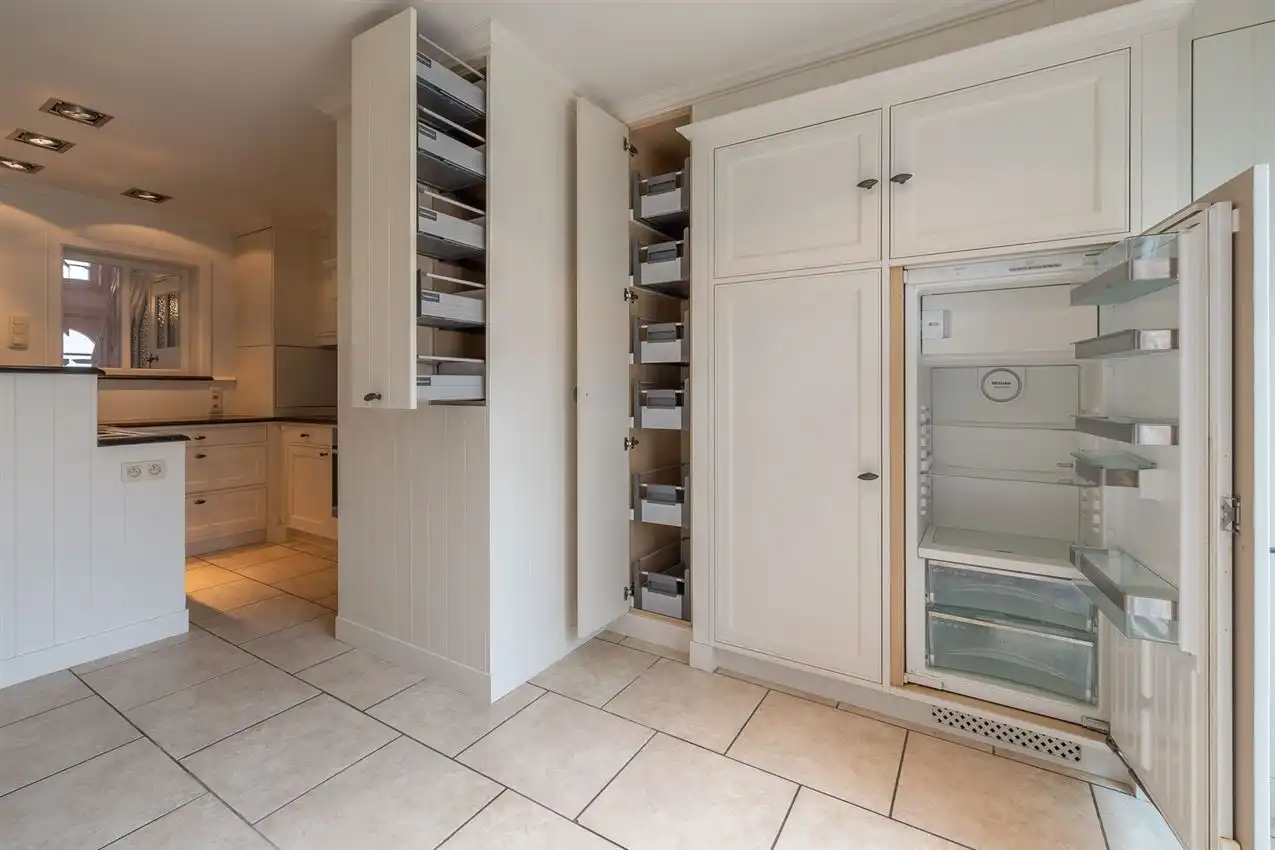 Stadswoning met drie slpk en tuintje op gunstige locatie foto 8