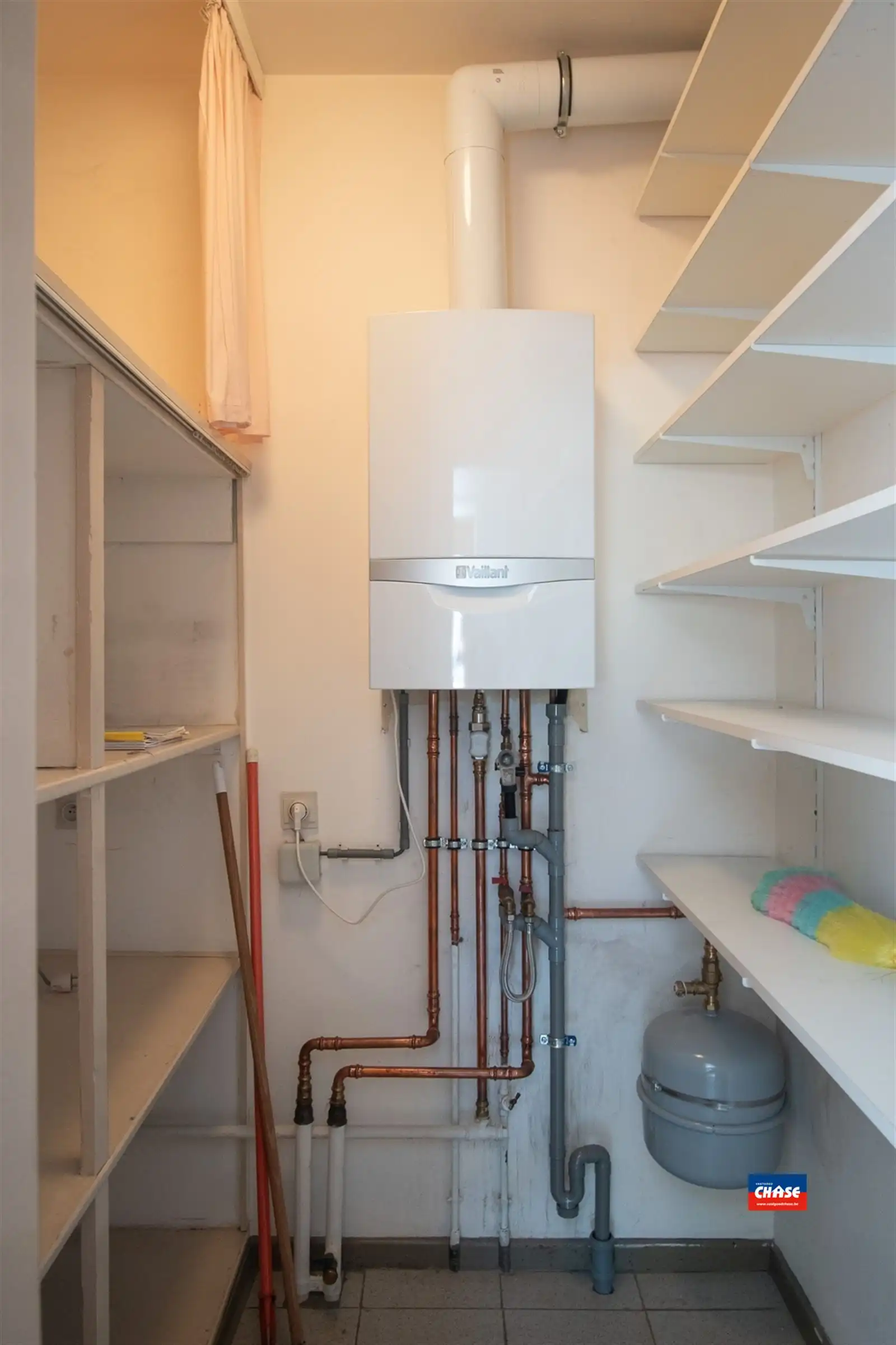 !!! VERKOCHT ONDER VOORWAARDEN !!! Gelijkvloersapp. met 2 slpks, tuin + garage foto 14