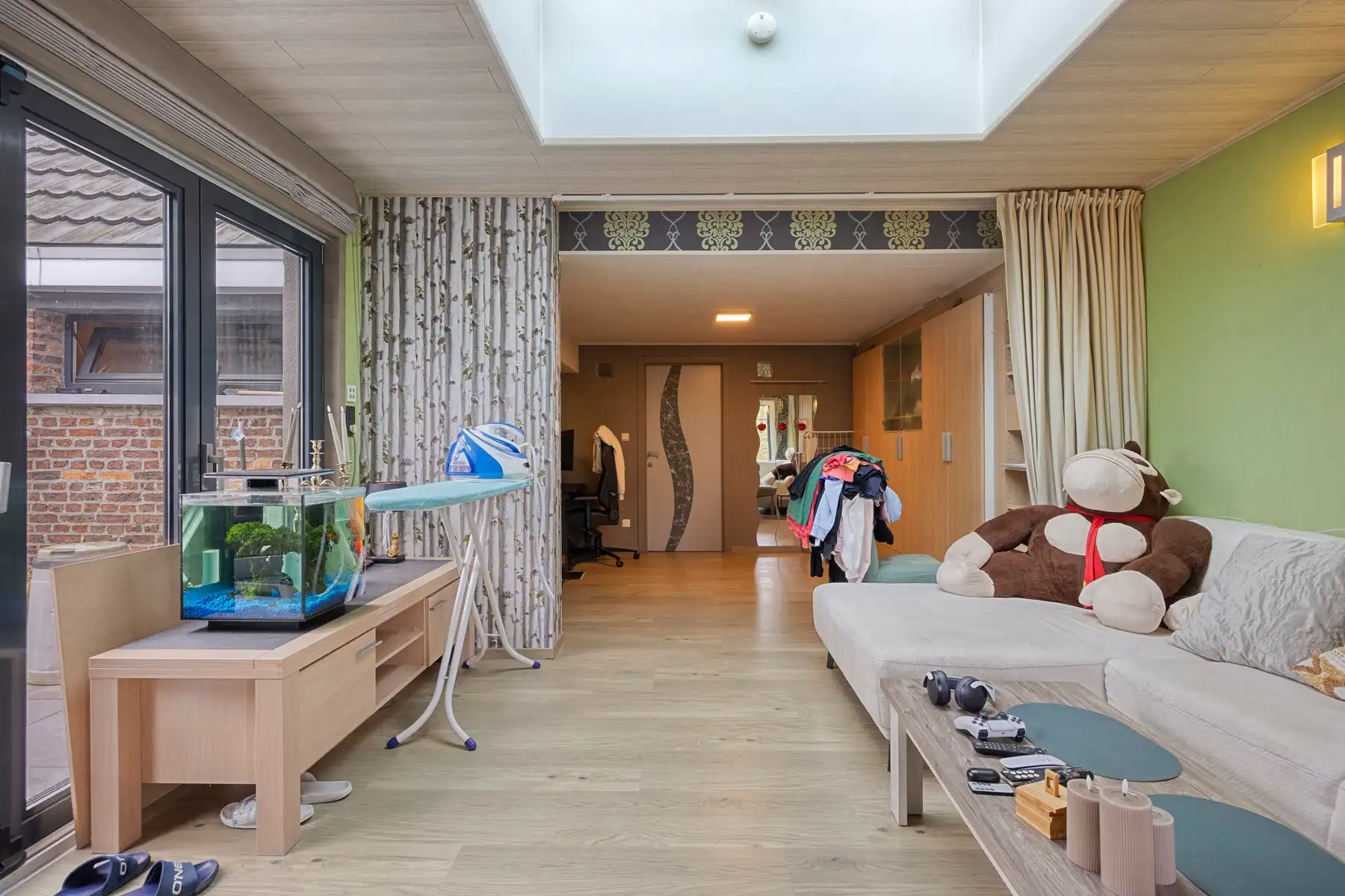 Zeer goed gelegen handelshuis + bovengelegen woonst en 2 kamers foto 9