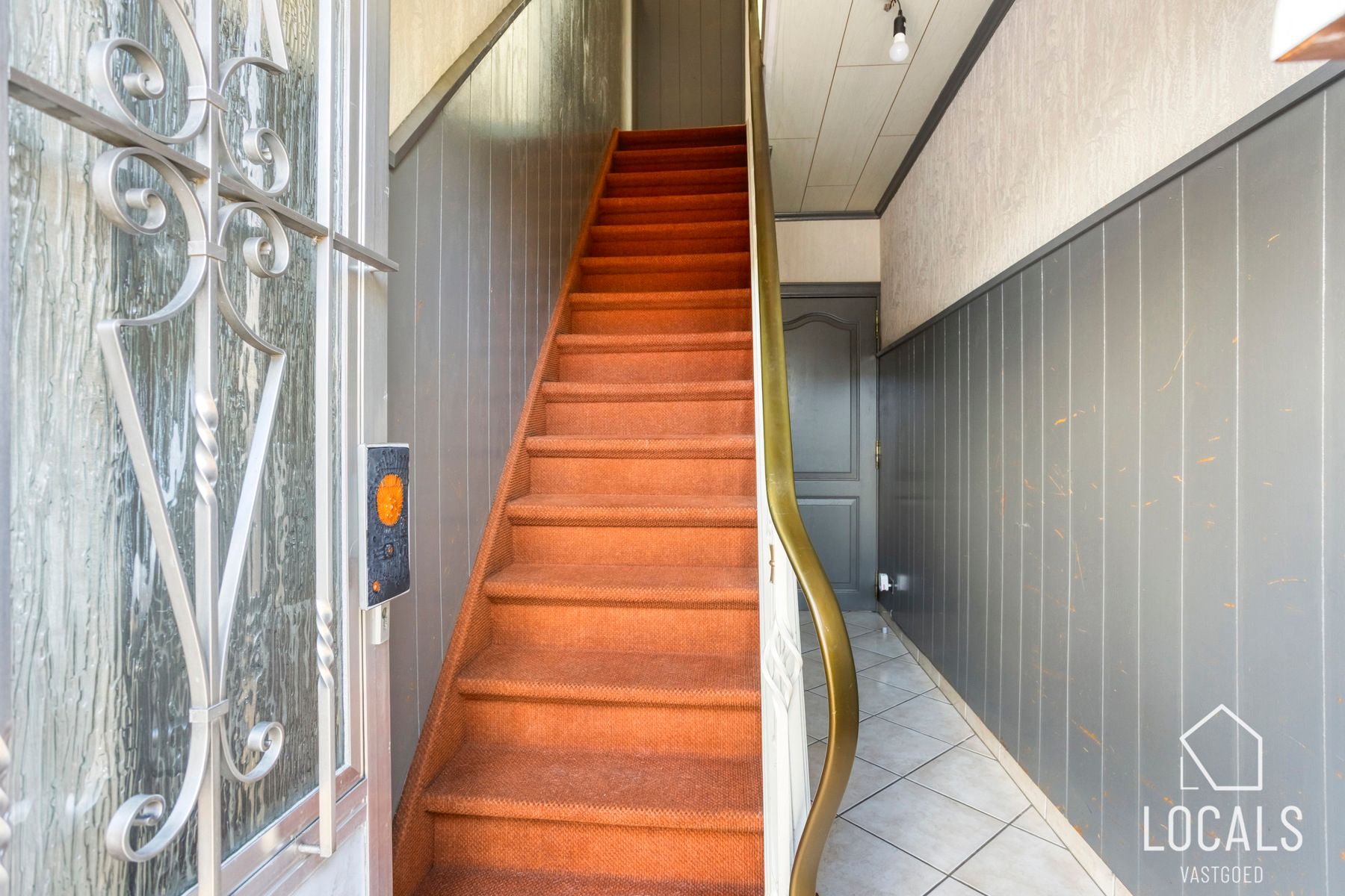 Licht op te frissen halfopen woning met veel potentieel  foto 9