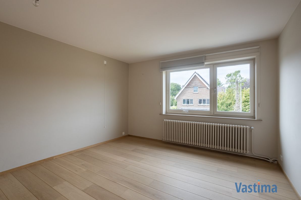 Lichtrijke villa met royale tuin vlak bij natuur & stadsleven foto 14