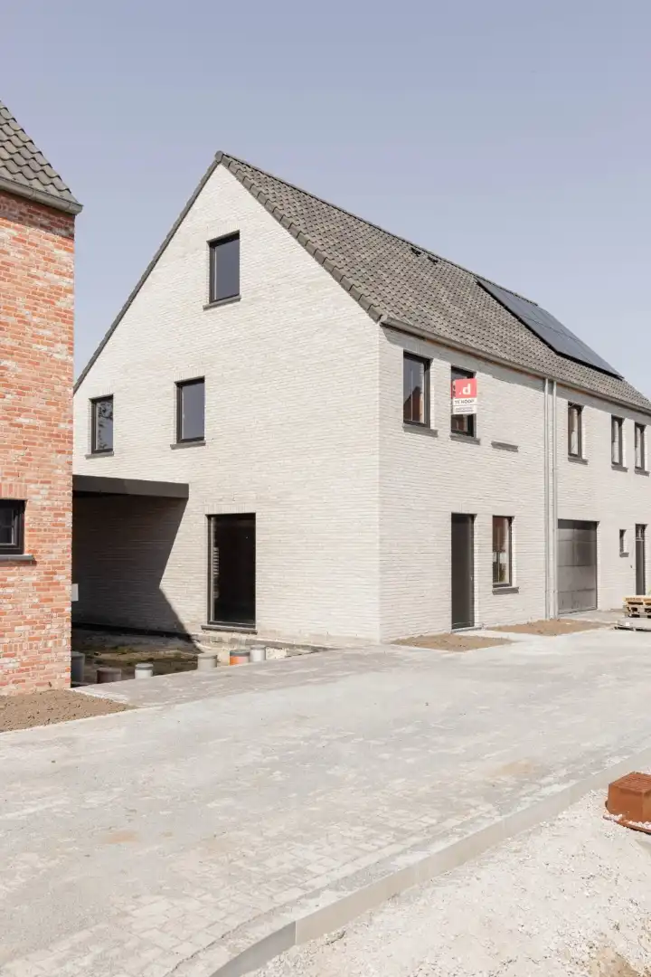 Ruime energiezuinige woning in groene woonwijk foto 3