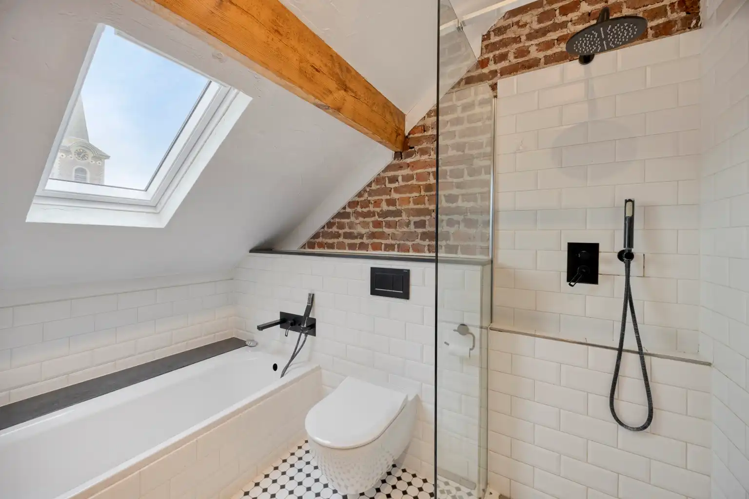GERENOVEERD DUPLEXAPPARTEMENT MET KARAKTER foto 26