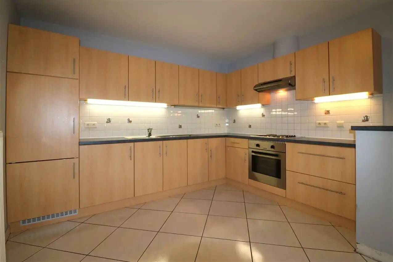 Duplex met 3 slpk., ruim terras en garage nabij station foto 7