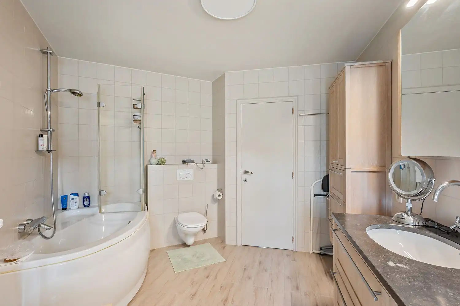 Ruime en goed onderhouden gezinswoning op een uitstekende locatie. foto 34