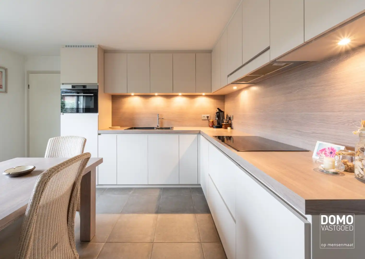 DEELS GERENOVEERDE WONING MET 3 SLAAPKAMERS, GARAGE EN RUIME TUIN TE KOOP IN KERMT  foto 3