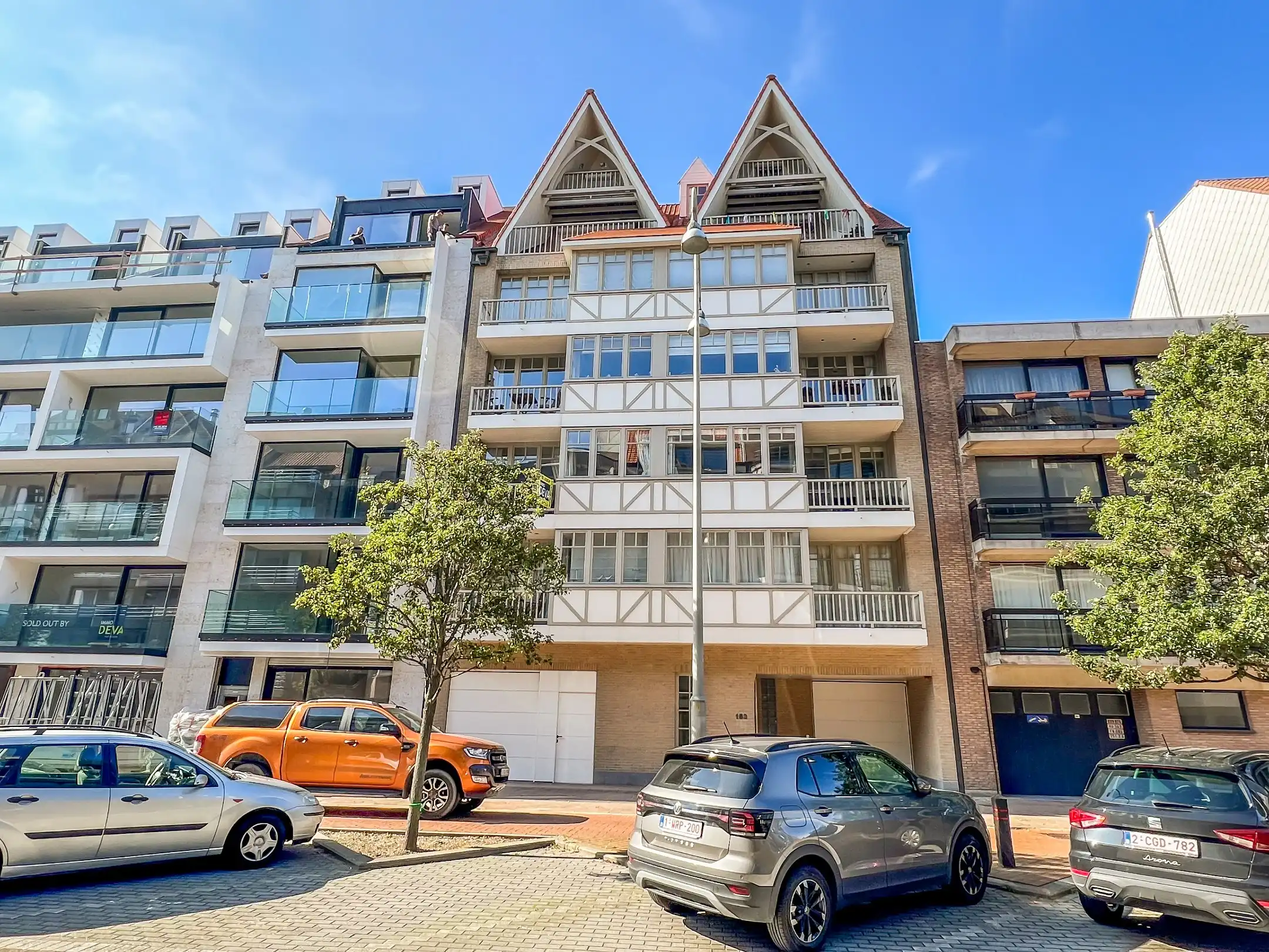 Ruim woonapp. met een gevelbreedte van ca. 7 meter, en garagemogelijkheid, gelege, vlakbij het strand en het Rubensplein. foto 2