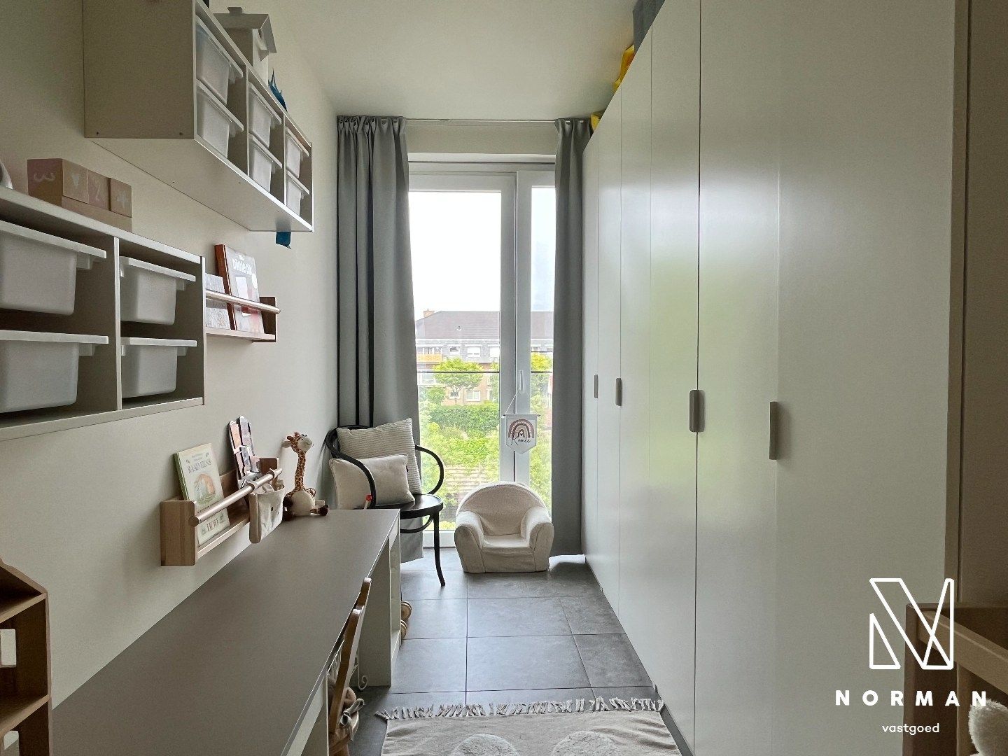 Dit modern afgewerkt appartement bevindt zich op de tweede verdieping van een recente residentie. foto 8