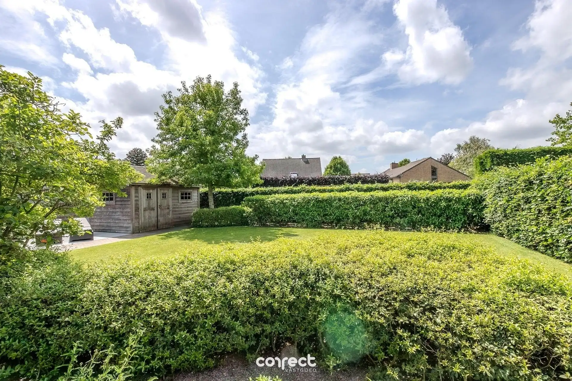 Rustig gelegen, zeer net onderhouden open bebouwing met prachtige, zongerichte tuin. foto 20