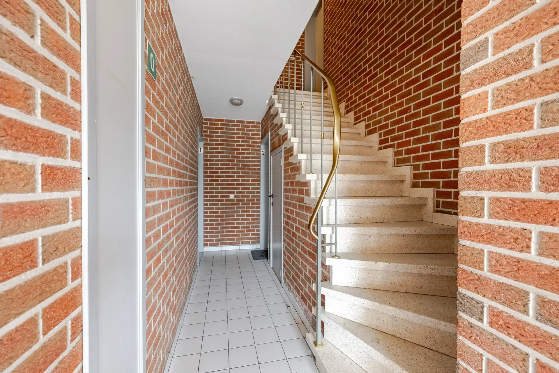 Gelijkvloers appartement met één slaapkamer, grote tuin en garage foto 17