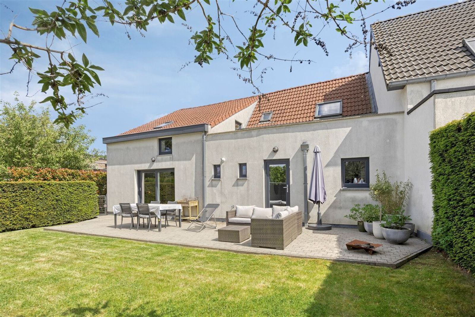 Instapklare, rustig achterin gelegen 3-gevelwoning nabij Hallerbos! foto 10