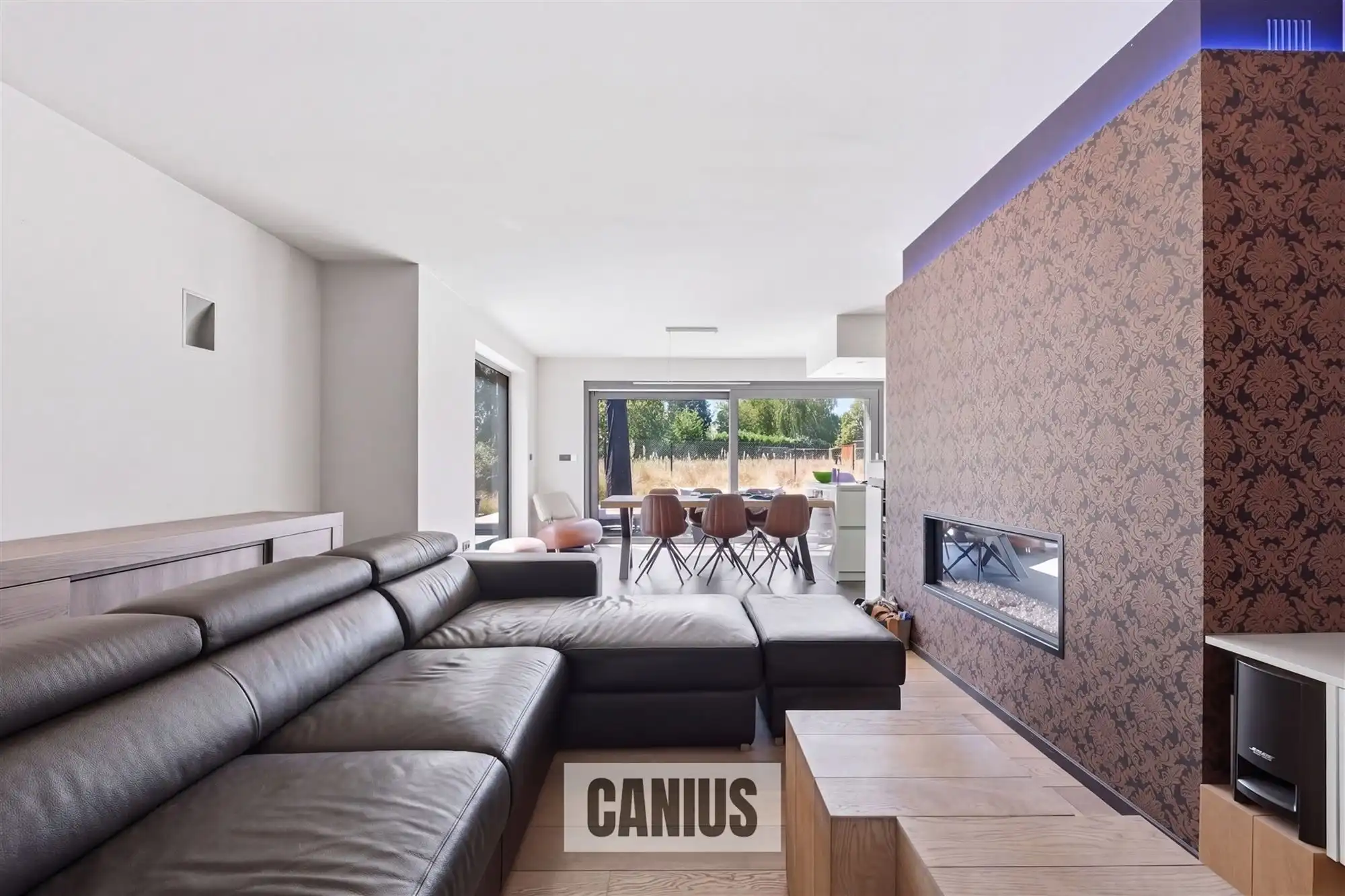 MODERNE, INSTAPKLARE WONING MET 3 SLPK EN ZUIDGERICHTE TUIN foto 6