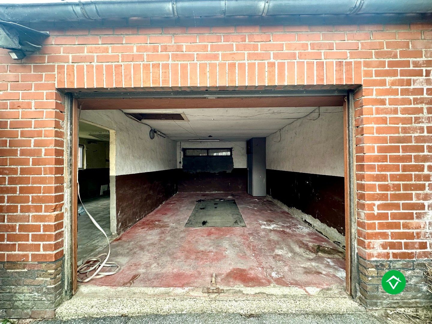 Alleenstaande woning met bakstenen garage en ruime tuin in Ichtegem foto 21