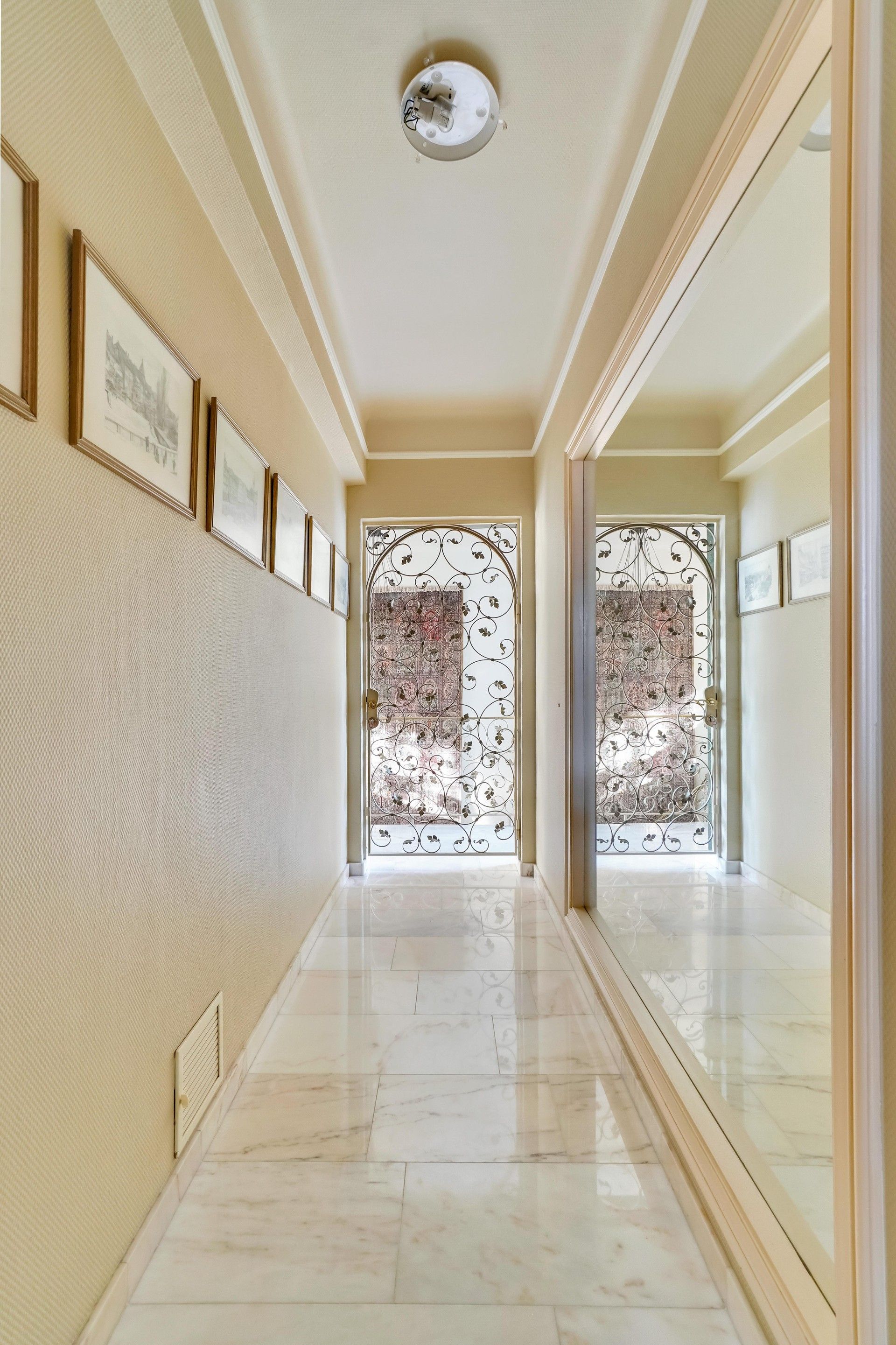 EXCLUSIEVE VILLA IN DOODLOPENDE STRAAT foto 29