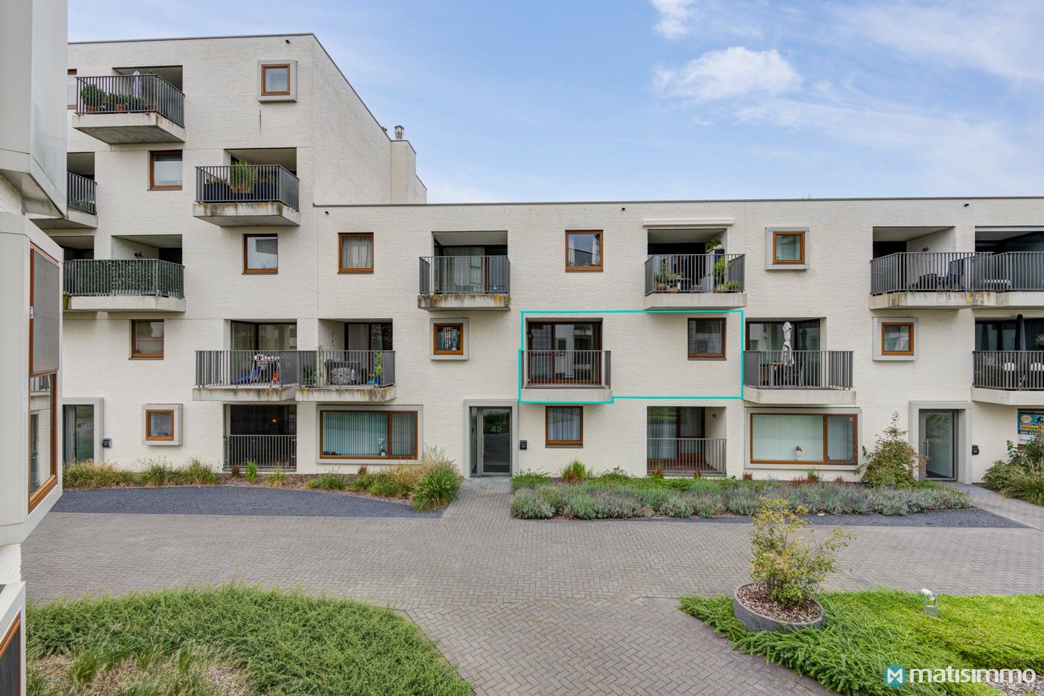 INSTAPKLAAR APPARTEMENT MET 2 SLAAPKAMERS VLAKBIJ HET CENTRUM VAN BILZEN (+ optioneel extra brede autostaanplaats) foto 1