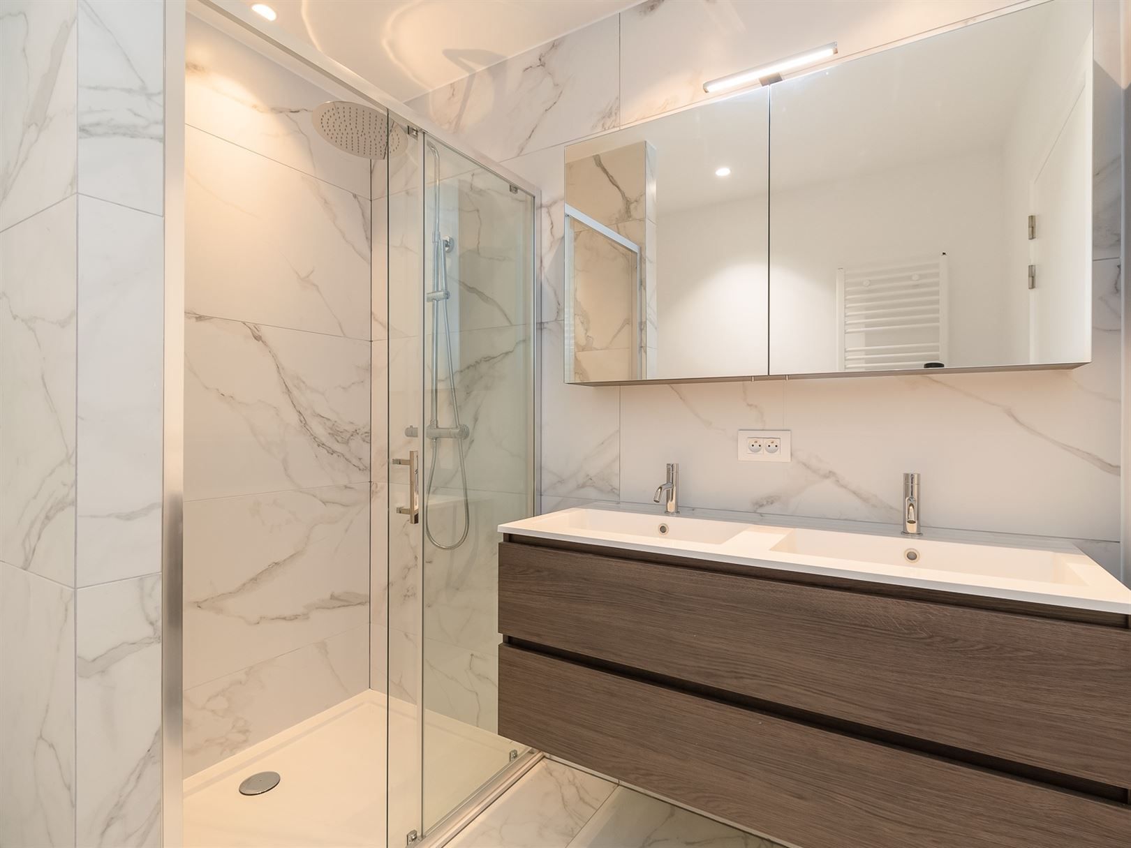 Licht en ruim 2-slaapkamerappartement met zuid georiënteerd terras.  foto 4