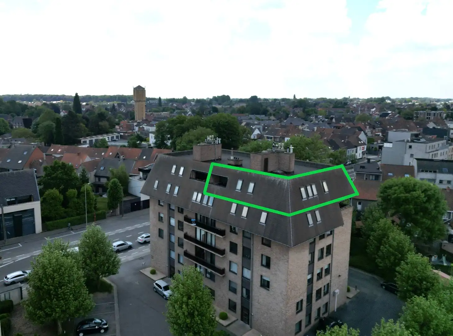 Instapklaar dakappartement met 4 slaapkamers, 2 terrassen en autostaanplaats te Roeselare (160m²) foto 3