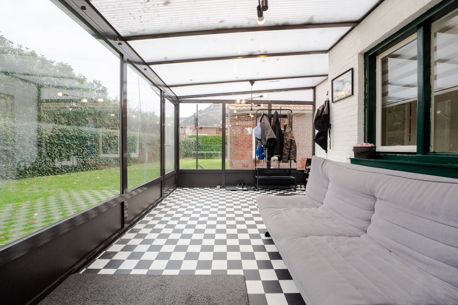 Charmante instapklare gezinswoning met garage op 478 m² grond in hartje Pelt foto 21