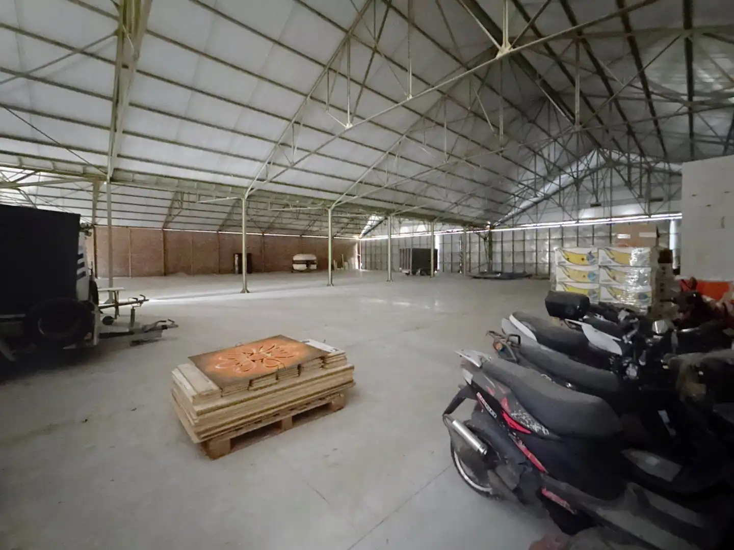 Compartimenteerbare loods van 2.300m² op 56 are! foto 9