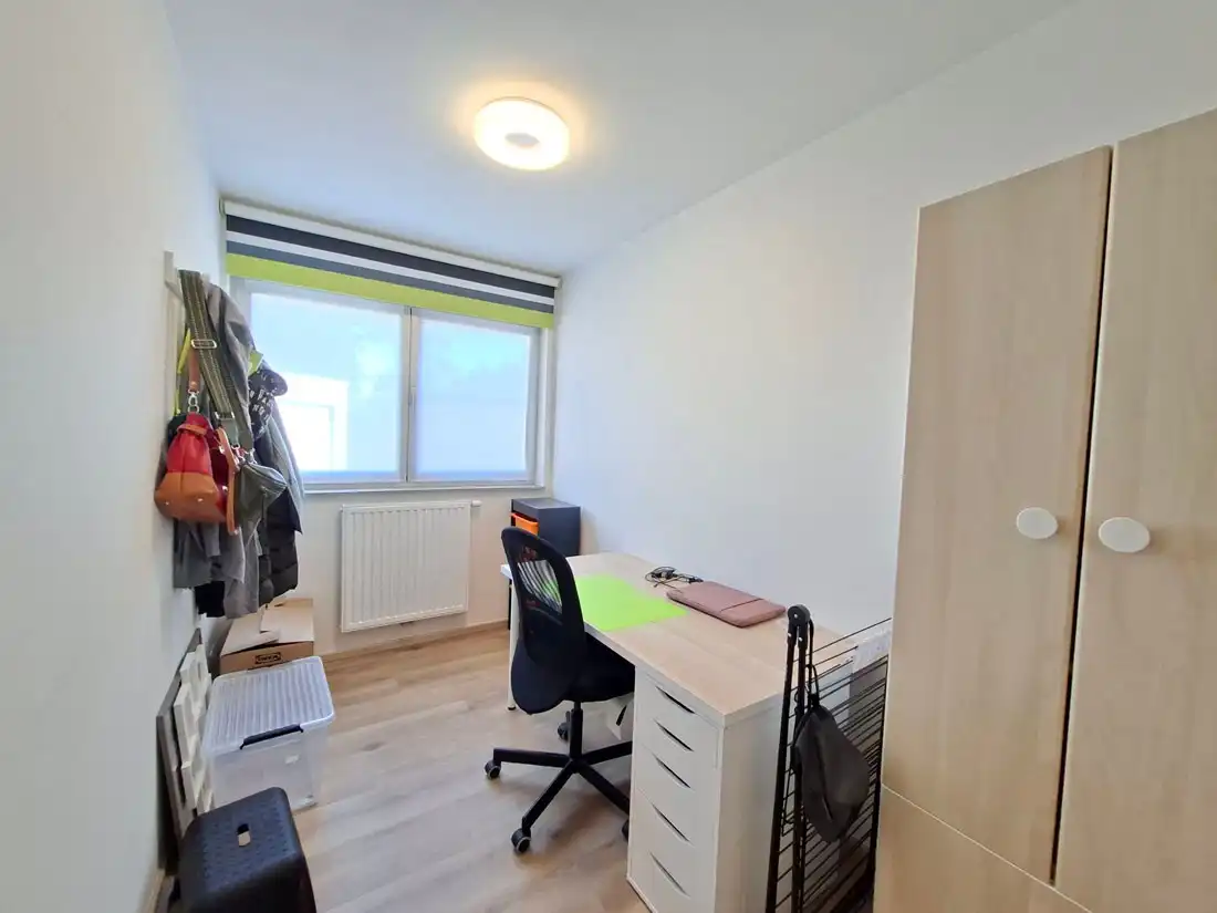 Instapklaar, smaakvol gerenoveerd appartement te Zonhoven foto 14