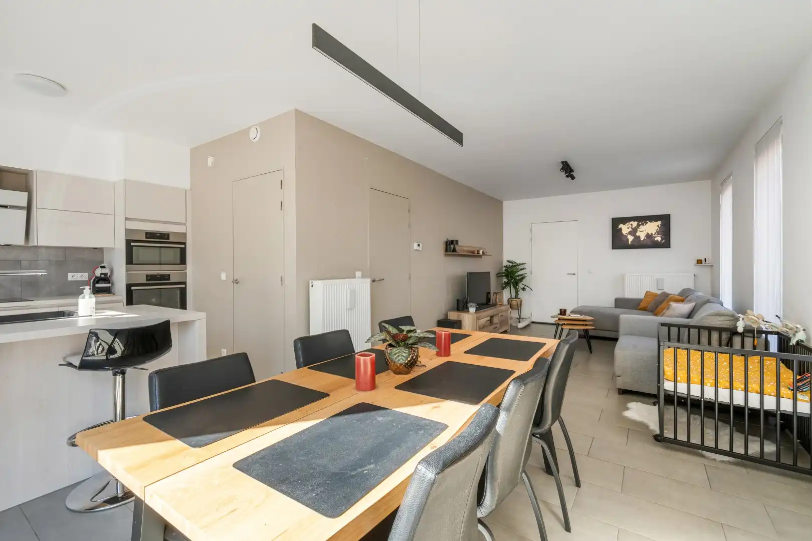 Instapklare halfopen woning met 3 slaapkamers en zolder, garage en tuin in Dadizele foto 9