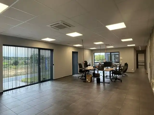 Luxueuze en energiezuinige  kantoren met privéterras – Nolimpark, Pelt foto 11