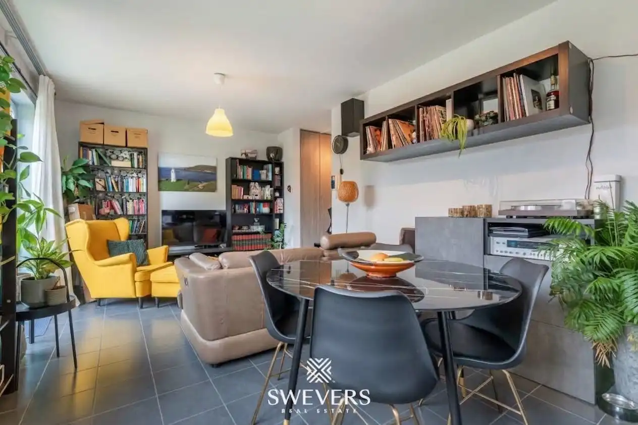 Instapklaar 1-slpk appartement mét terras op TOPlocatie te Hasselt foto 2