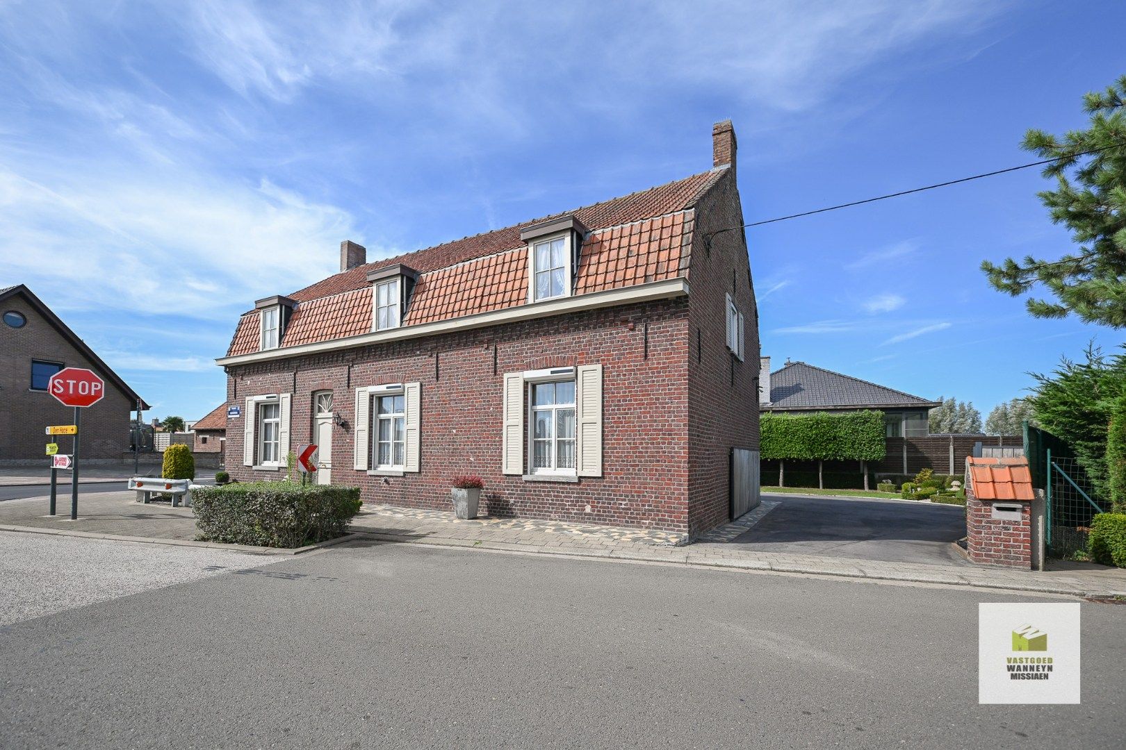 Hoofdfoto van de publicatie: Charmante vrijstaande woning met garage en 3 slaapkamers in centrum Wingene