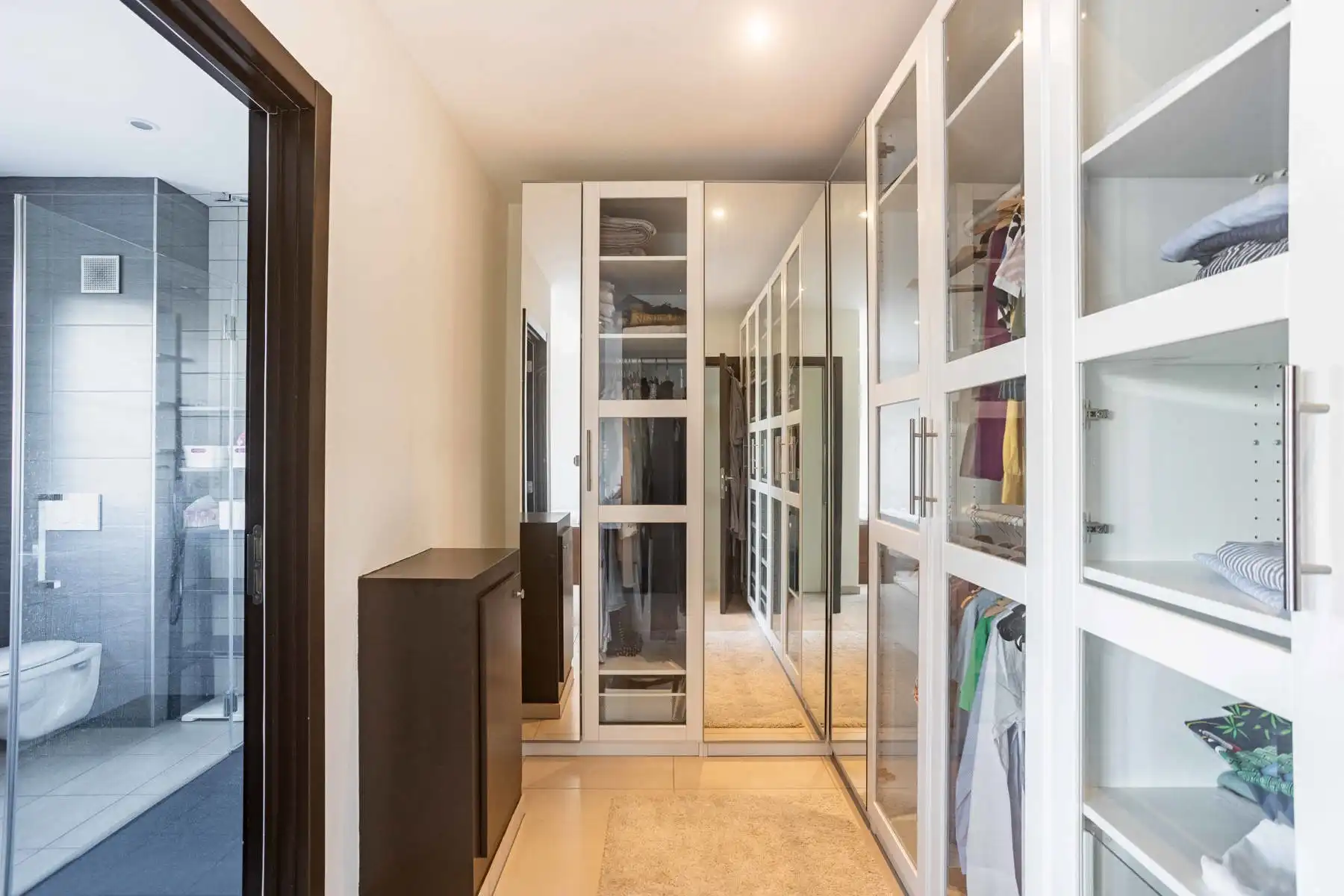 Instapklare recente woning met 4 slaapkamers en 3 badkamers! foto 18